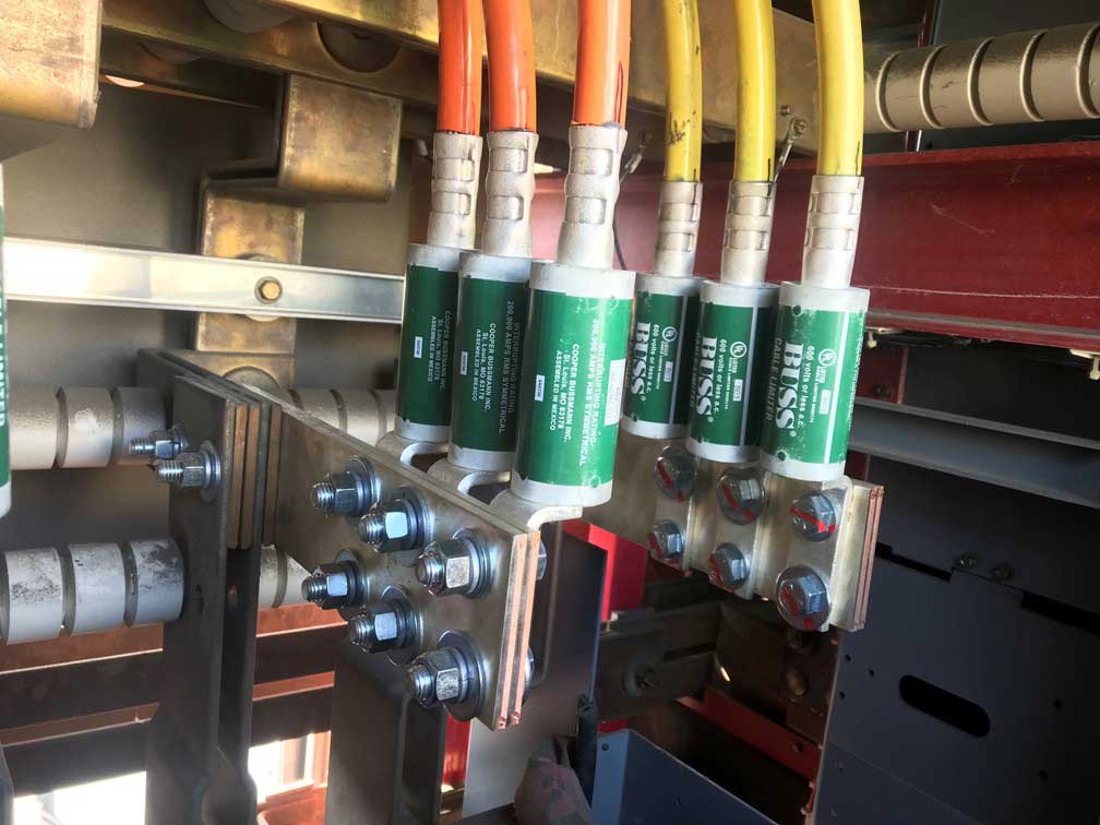 Photo 2. Tap conductors of Phase B bus tap