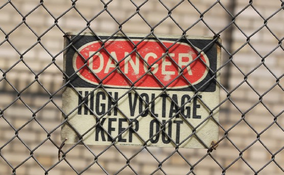 Photo 1. Warning sign for high voltage
